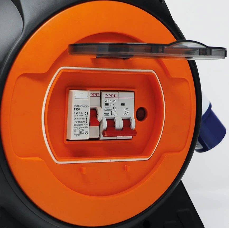 Maypole 15M Roller Mobile Mains Power Unit With LED Light MP3767 5 Maypole 15M Roller Mobile Mains Power Unit With LED Light MP3767 - Image 3