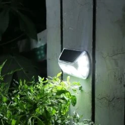 Gardenwize Solar Motion Sensor LED Security Light GW461 -Vango Sales gw461 1 800x800 2